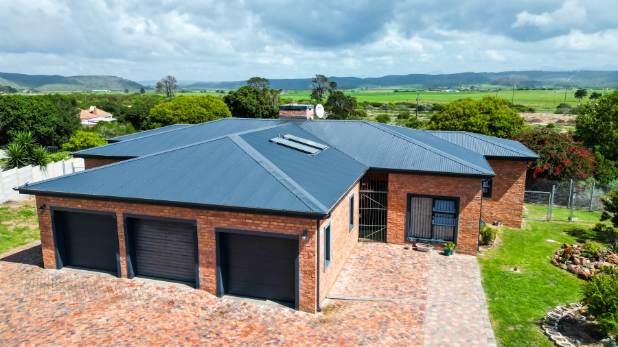 4 Bedroom Property for Sale in Klein Brak Western Cape